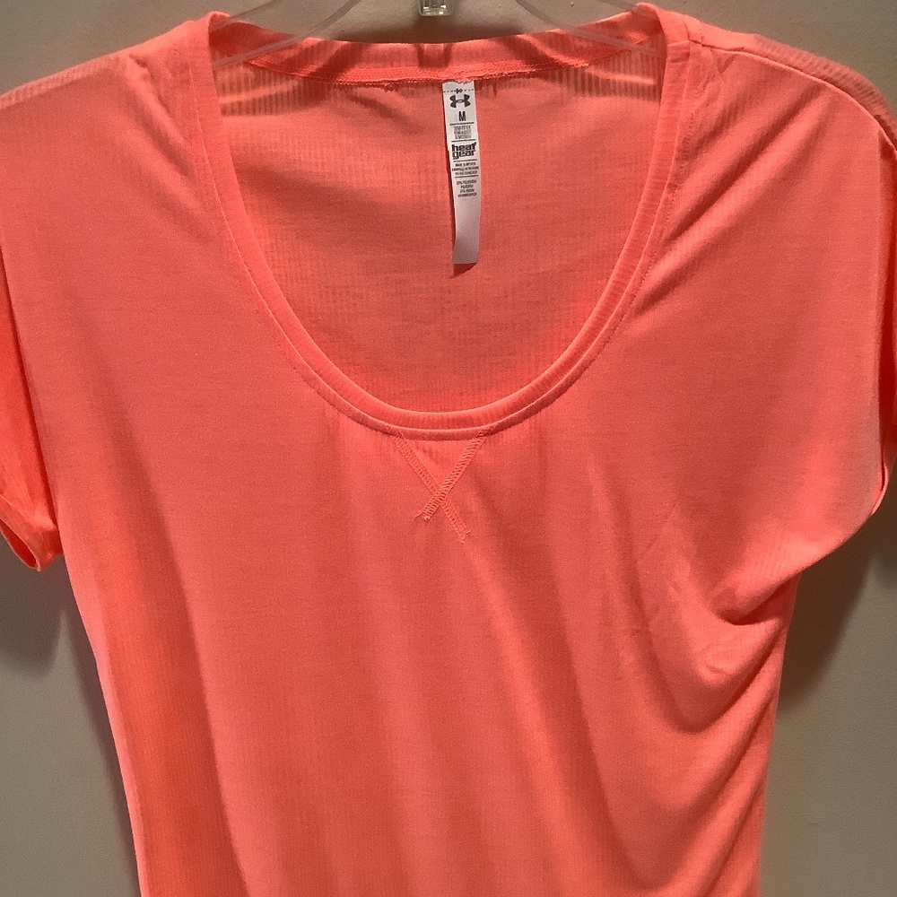 NWOT Ladies cap sleeve Under Armour T
